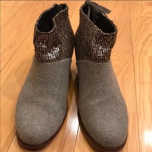 FLASH SALE 💥 TOMS Lacy Booties